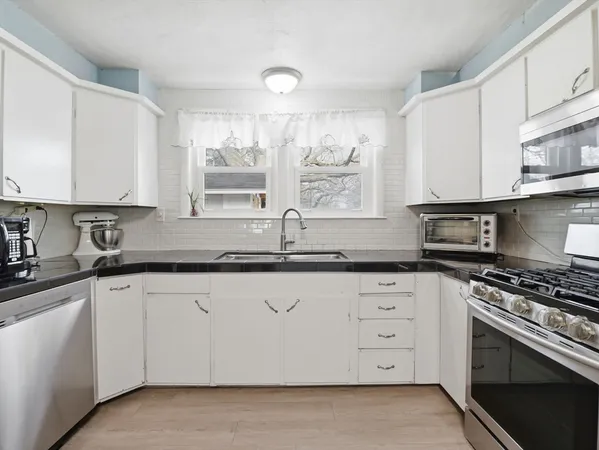 $439,900 | 28 Court Street, Lowell, MA 01852