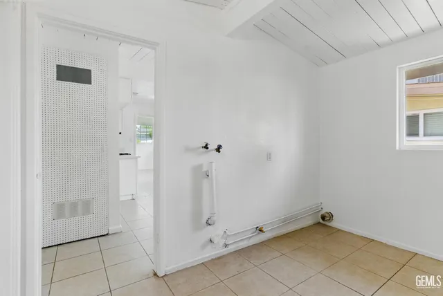 $325,900 | Undisclosed Address, Bakersfield, CA 93305