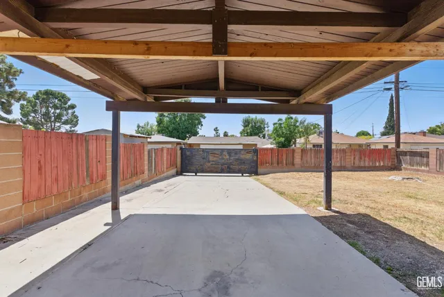 $325,900 | Undisclosed Address, Bakersfield, CA 93305