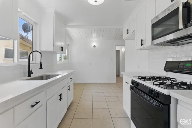 $325,900 | Undisclosed Address, Bakersfield, CA 93305