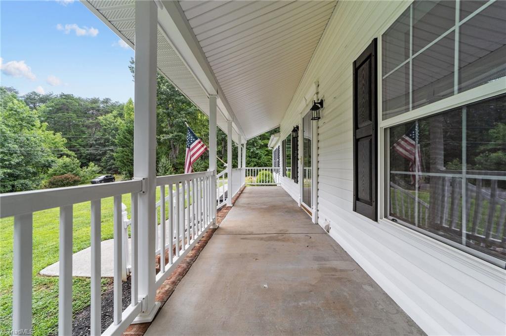 127 Kelly Road Reidsville, NC 27320 - Photo 4 of 36 Gallery Image 4
