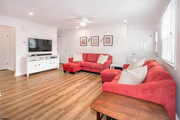 $18,500 | 9506 Ventnor Avenue, Unit 8, Margate City, NJ 08402