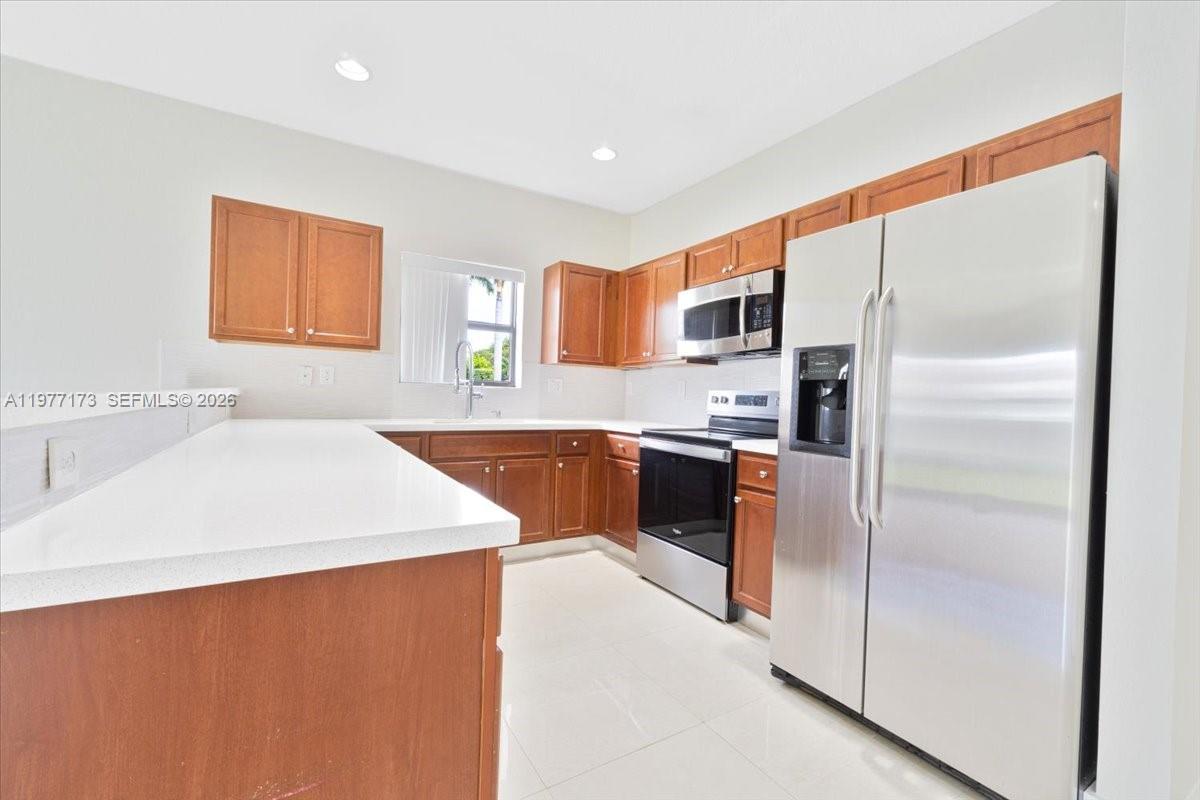 16186 Southwest 65th Lane, Unit 16186 Miami, FL 33193 - Photo 5 of 25