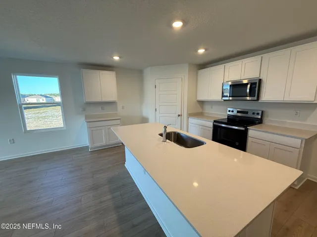 $389,990 | 4004 Yew Tree Court, Jacksonville, FL 32218