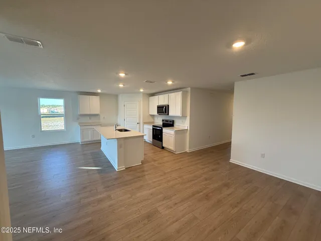 $389,990 | 4004 Yew Tree Court, Jacksonville, FL 32218