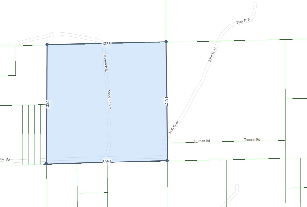 35 35th Street Rosamond, CA 93560 - Photo 13 of 14 a picture of a room