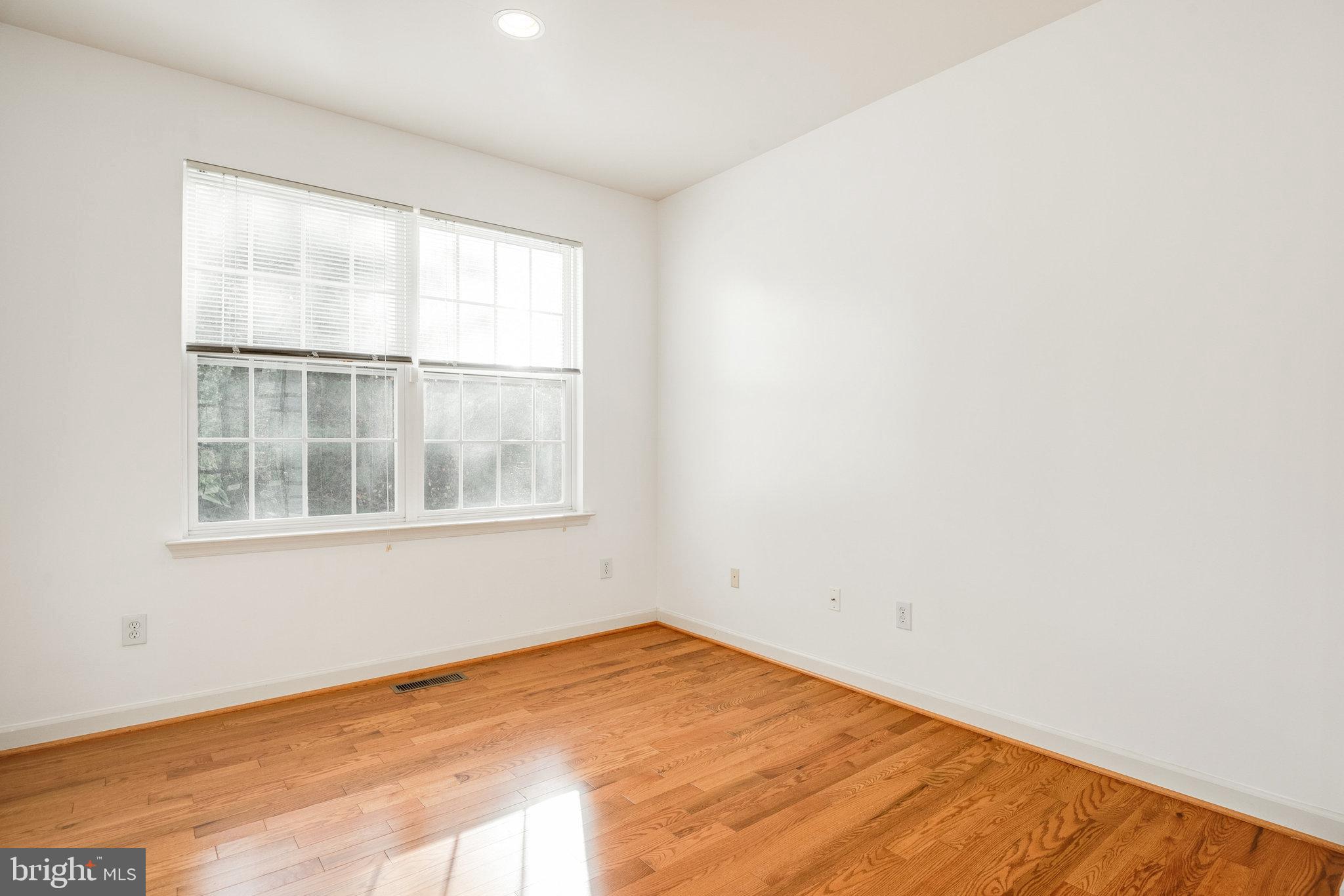 9117 Sumner Grove Drive Laurel, MD 20708 - Photo 12 of 43 Gallery Image 12