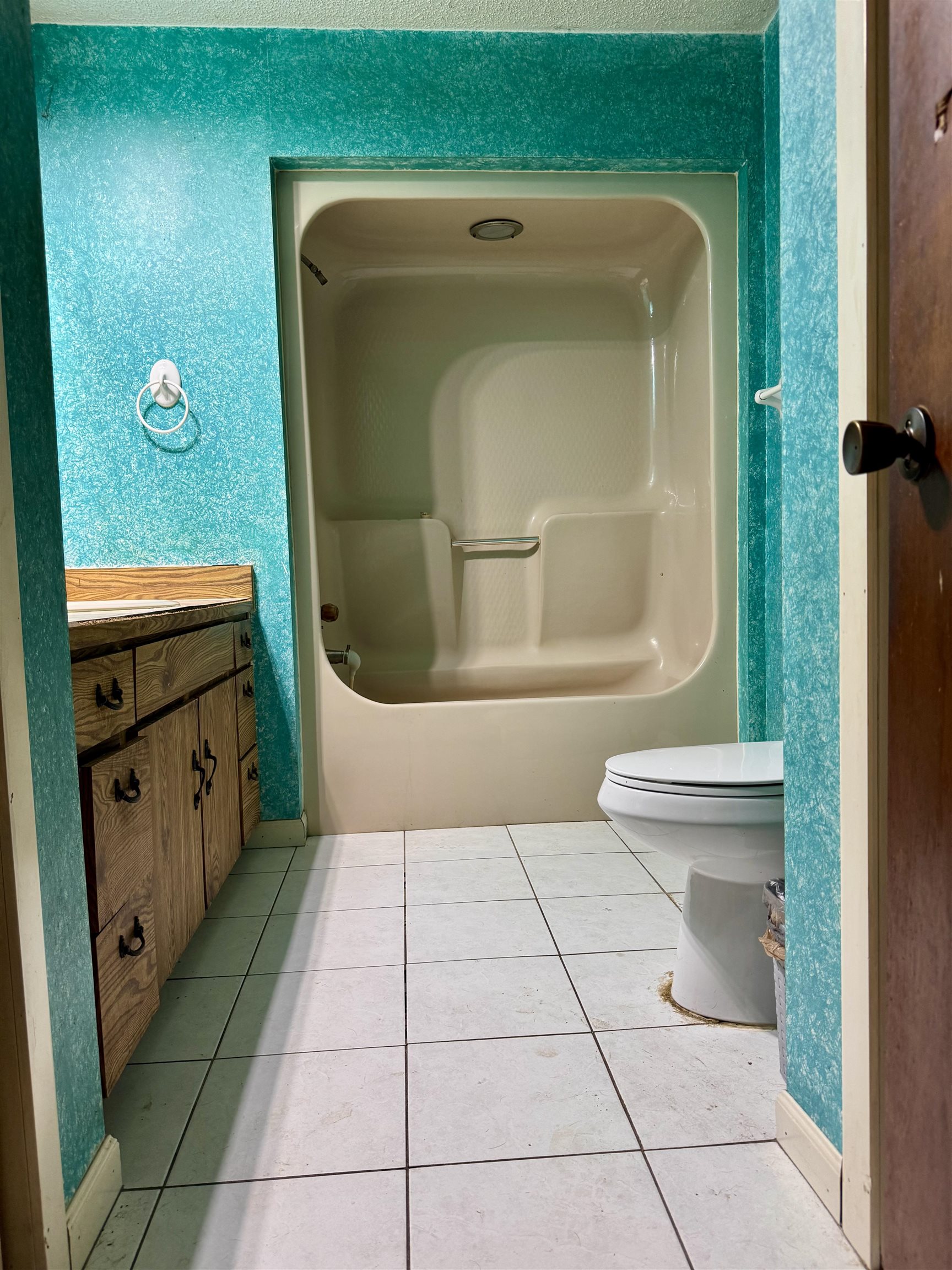 554 Hayley Road St. Augustine, FL 32086 - Photo 21 of 46 a bathroom with a toilet and a shower