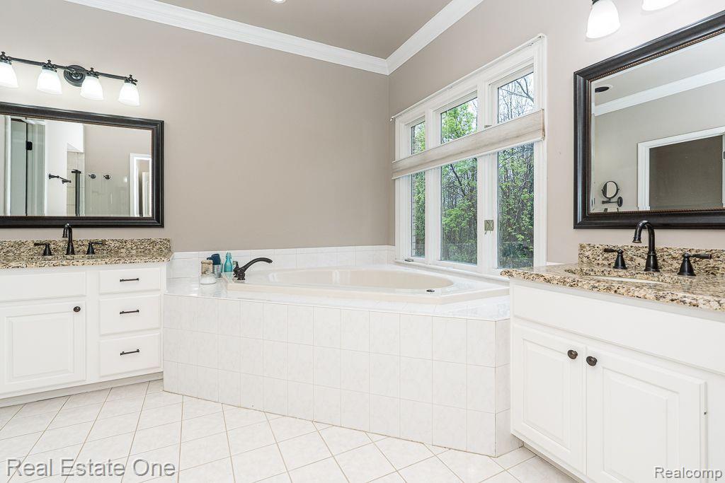 290 East Gunn Road Rochester, MI 48306 - Photo 35 of 86