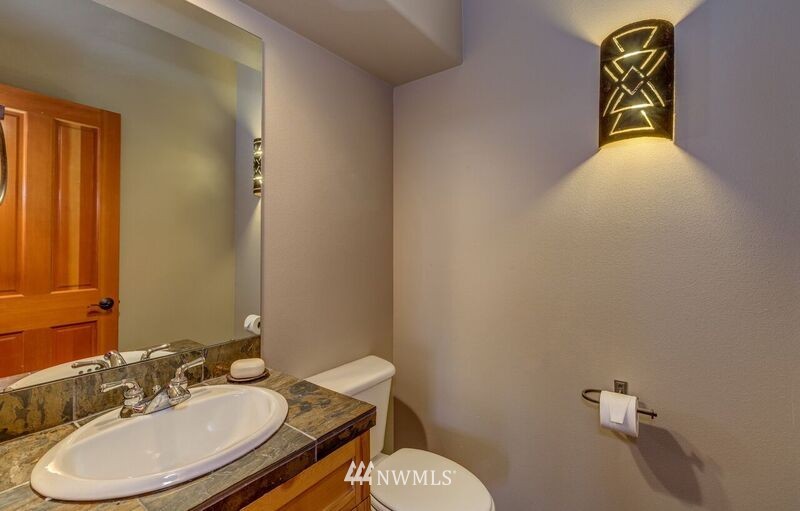 926 19th Street Bellingham, WA 98225 - Photo 13 of 25