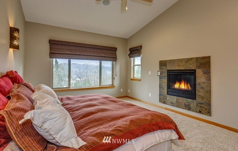 926 19th Street Bellingham, WA 98225 - Photo 14 of 25