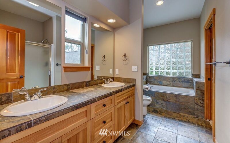 926 19th Street Bellingham, WA 98225 - Photo 15 of 25