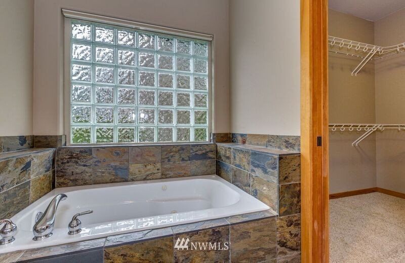926 19th Street Bellingham, WA 98225 - Photo 16 of 25