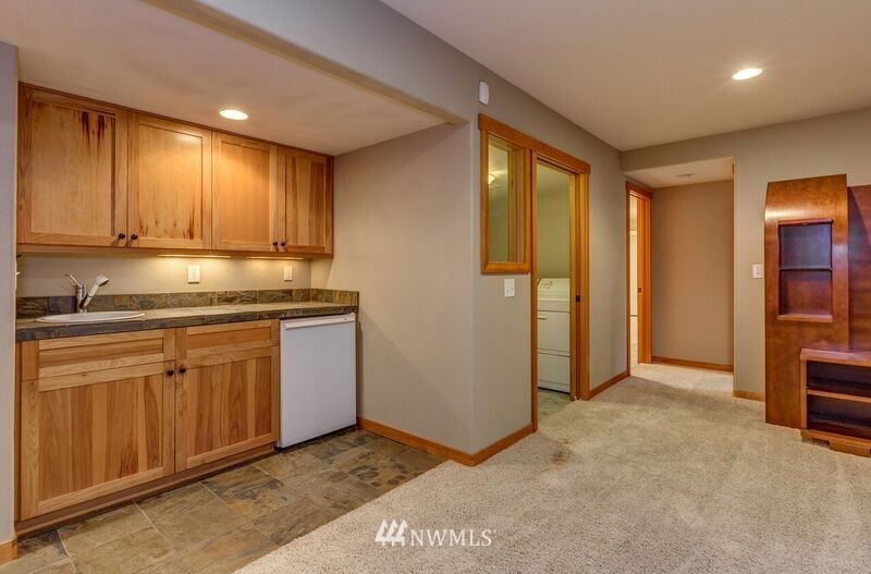 926 19th Street Bellingham, WA 98225 - Photo 18 of 25