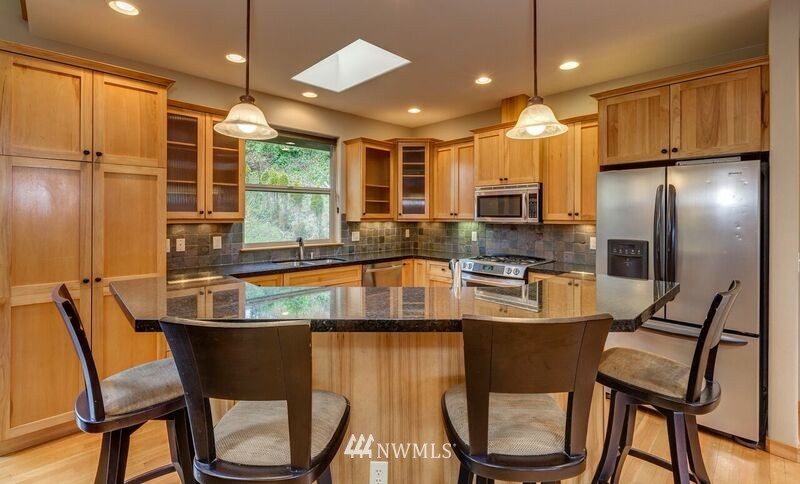 926 19th Street Bellingham, WA 98225 - Photo 6 of 25