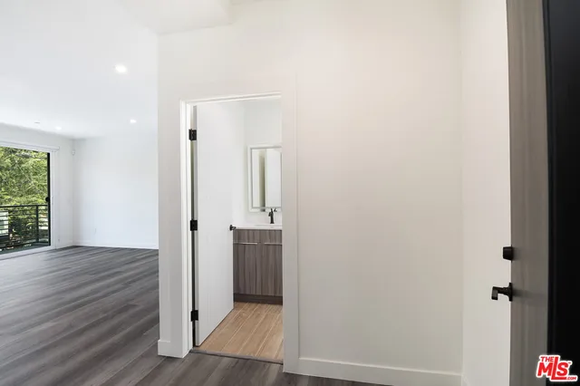 $3,795 | 5038 1/2 Riverton Avenue, North Hollywood, CA 91601