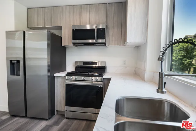 $3,795 | 5038 1/2 Riverton Avenue, North Hollywood, CA 91601