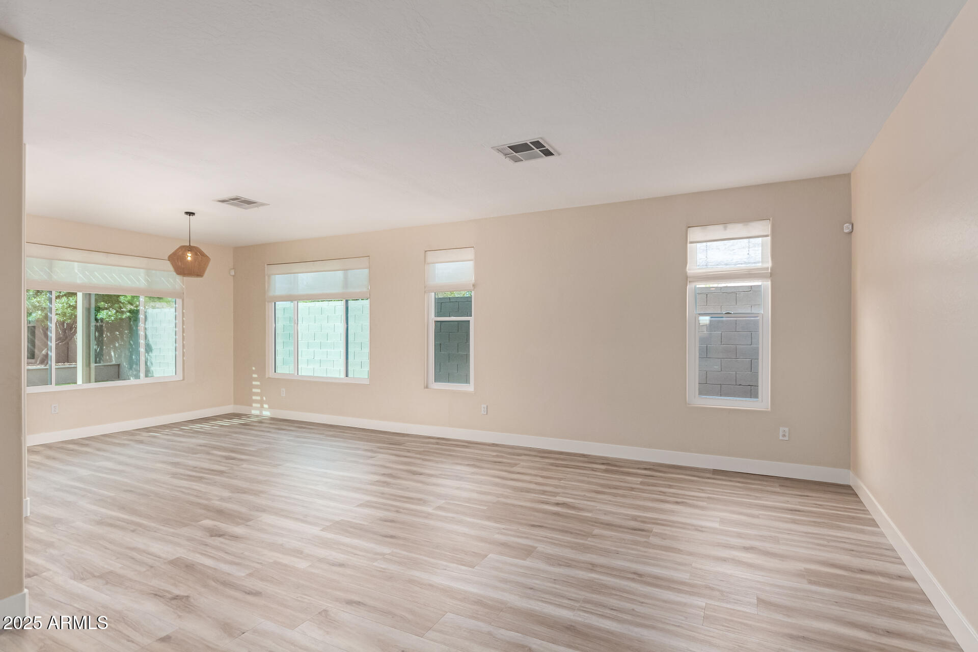 847 East Del Rio Street Gilbert, AZ 85295 - Photo 6 of 58 5 - Del Rio