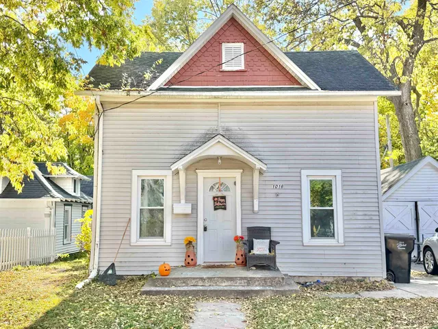 $137,900 | 1016 Clary Street, Beloit, WI 53511