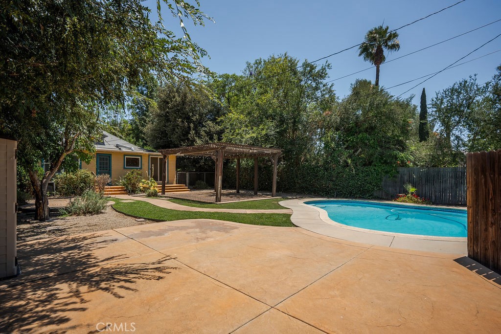 4073 Cedar Street Riverside, CA 92501 - Photo 2 of 47