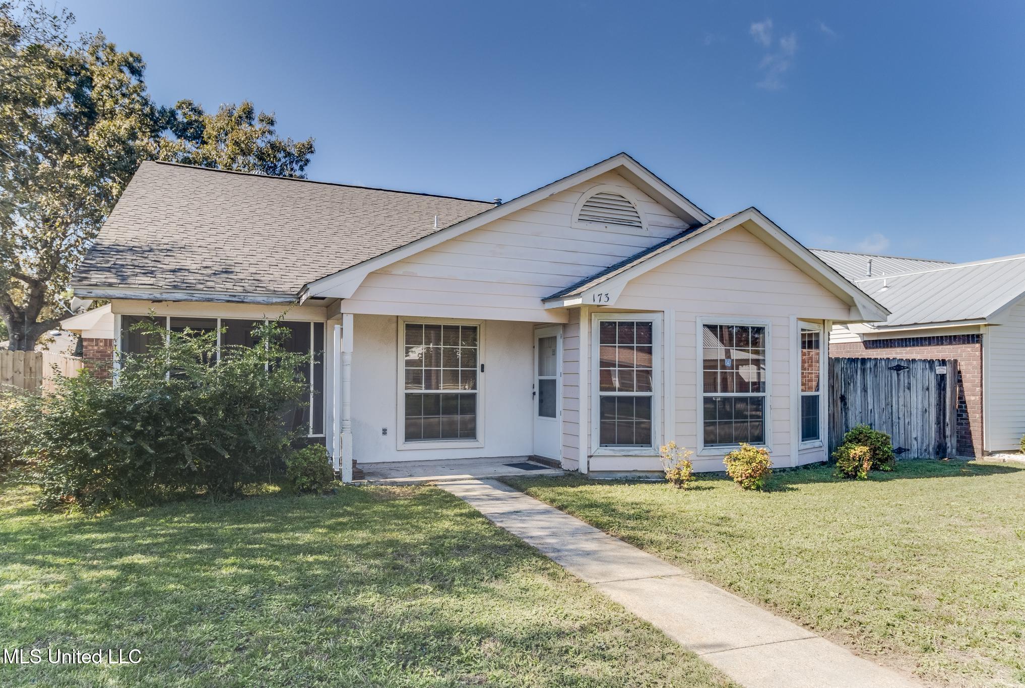173 Pine Grove Avenue Biloxi, MS 39531 - Photo 1 of 16 1