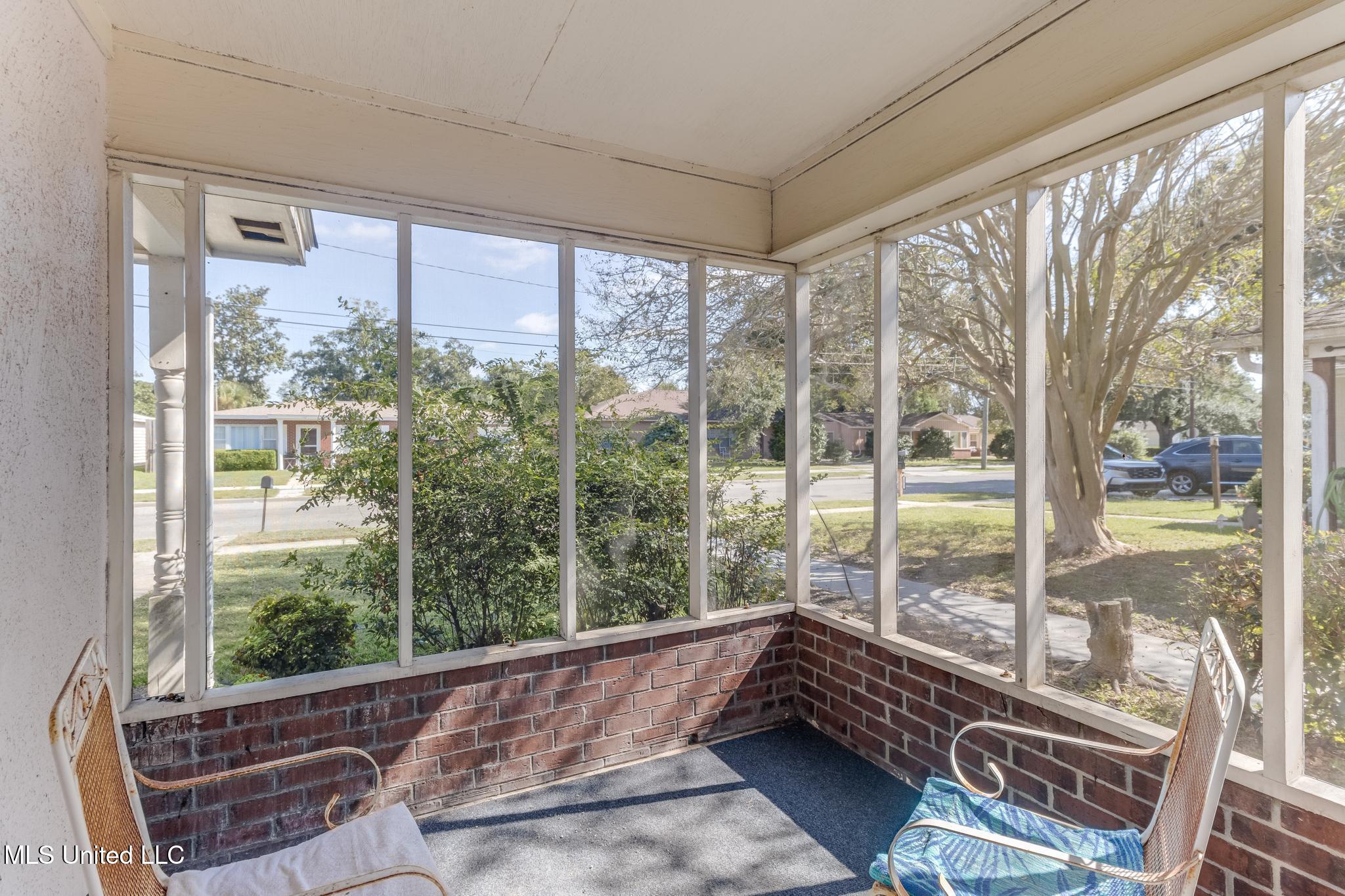 173 Pine Grove Avenue Biloxi, MS 39531 - Photo 5 of 16 5