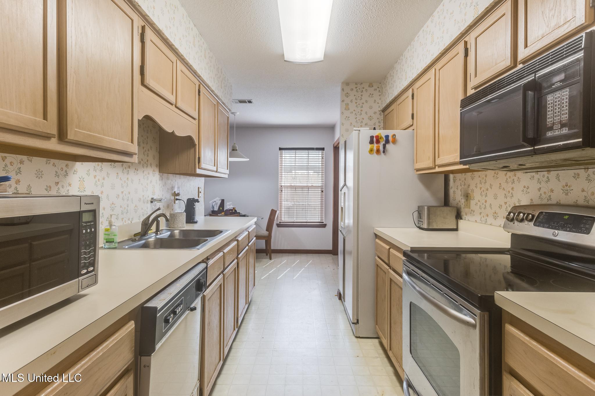 173 Pine Grove Avenue Biloxi, MS 39531 - Photo 6 of 16 6