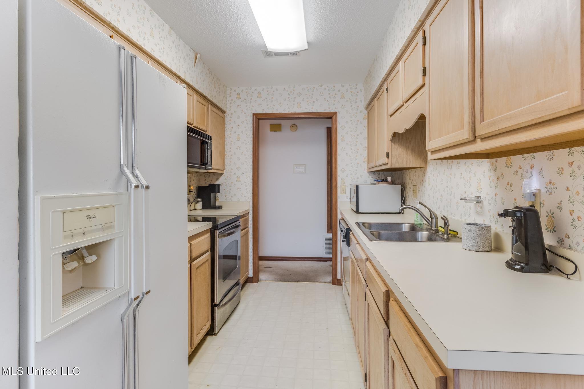 173 Pine Grove Avenue Biloxi, MS 39531 - Photo 7 of 16 7