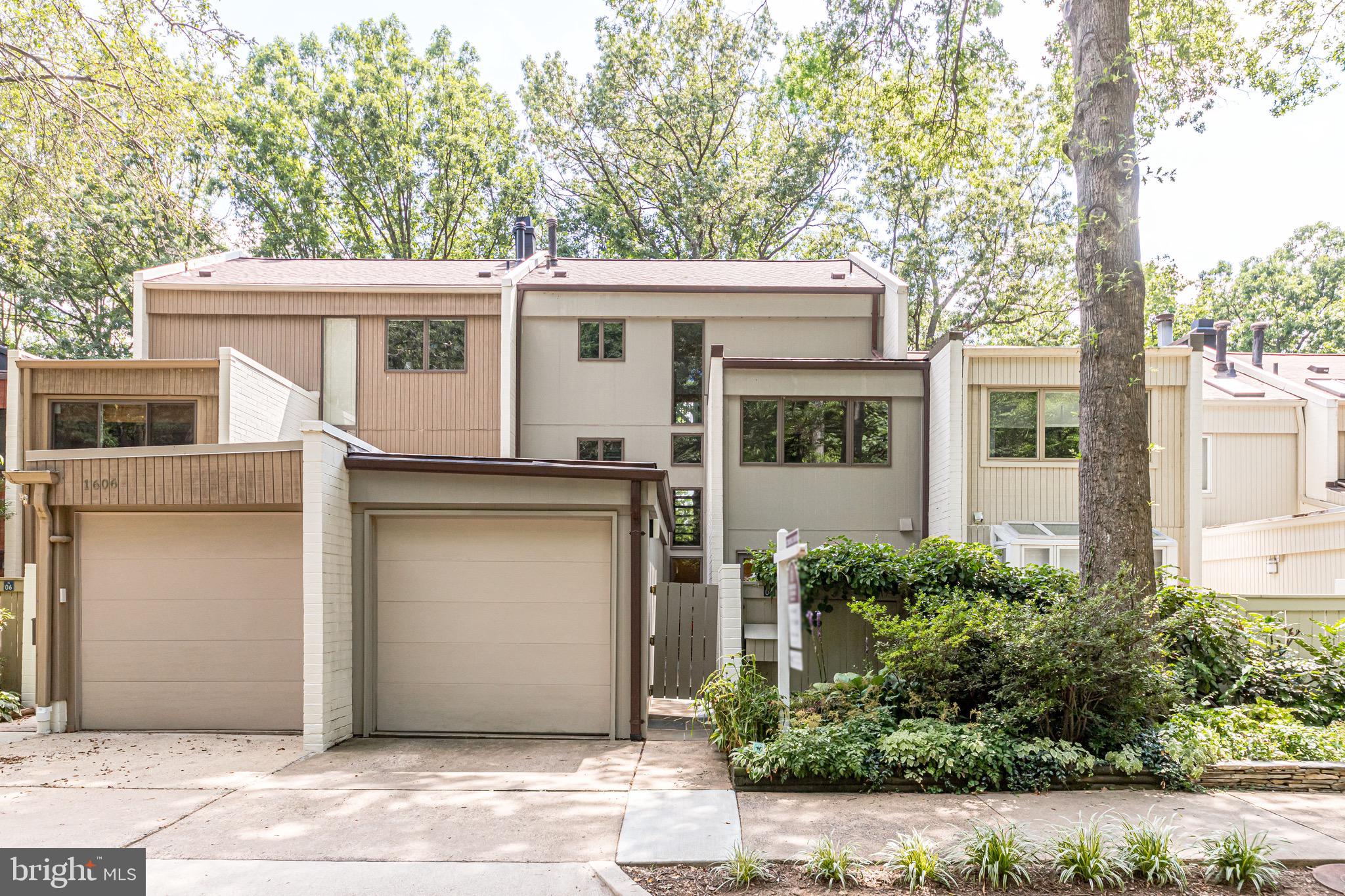 1604 Waters Edge Lane Reston, VA 20190 - Photo 2 of 76