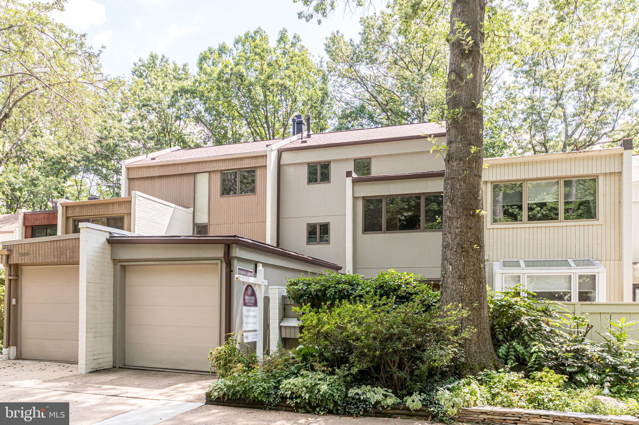 1604 Waters Edge Lane Reston, VA 20190 - Photo 3 of 76