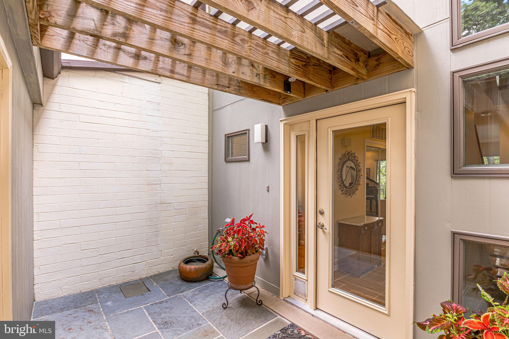 1604 Waters Edge Lane Reston, VA 20190 - Photo 10 of 76