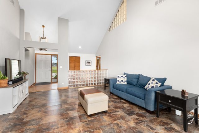 41-w580 Rohrsen Road Hampshire, IL 60140 - Photo 5 of 64
