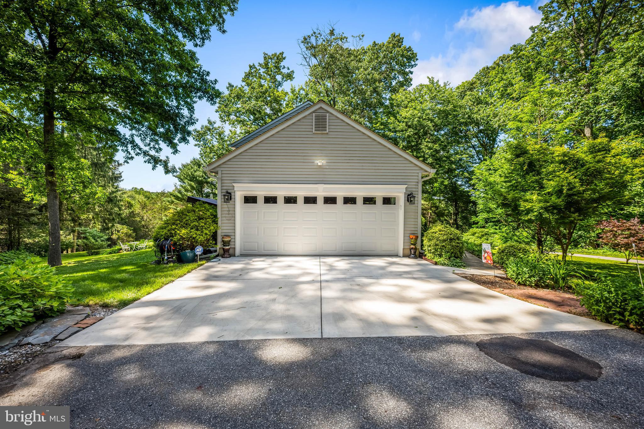 5026 Mt Carmel Road Hampstead, MD 21074 - Photo 37 of 57 Garage