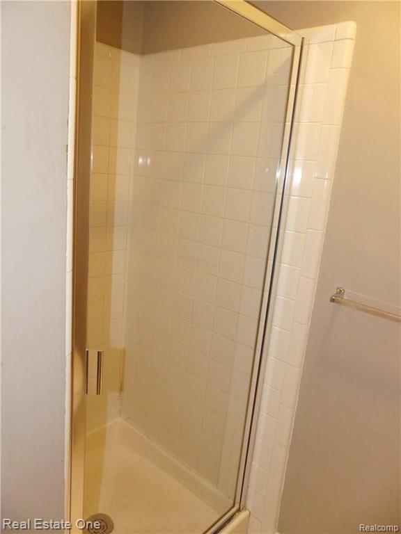 1873 Meadow Dale Court, Unit 9 Rochester, MI 48309 - Photo 16 of 32