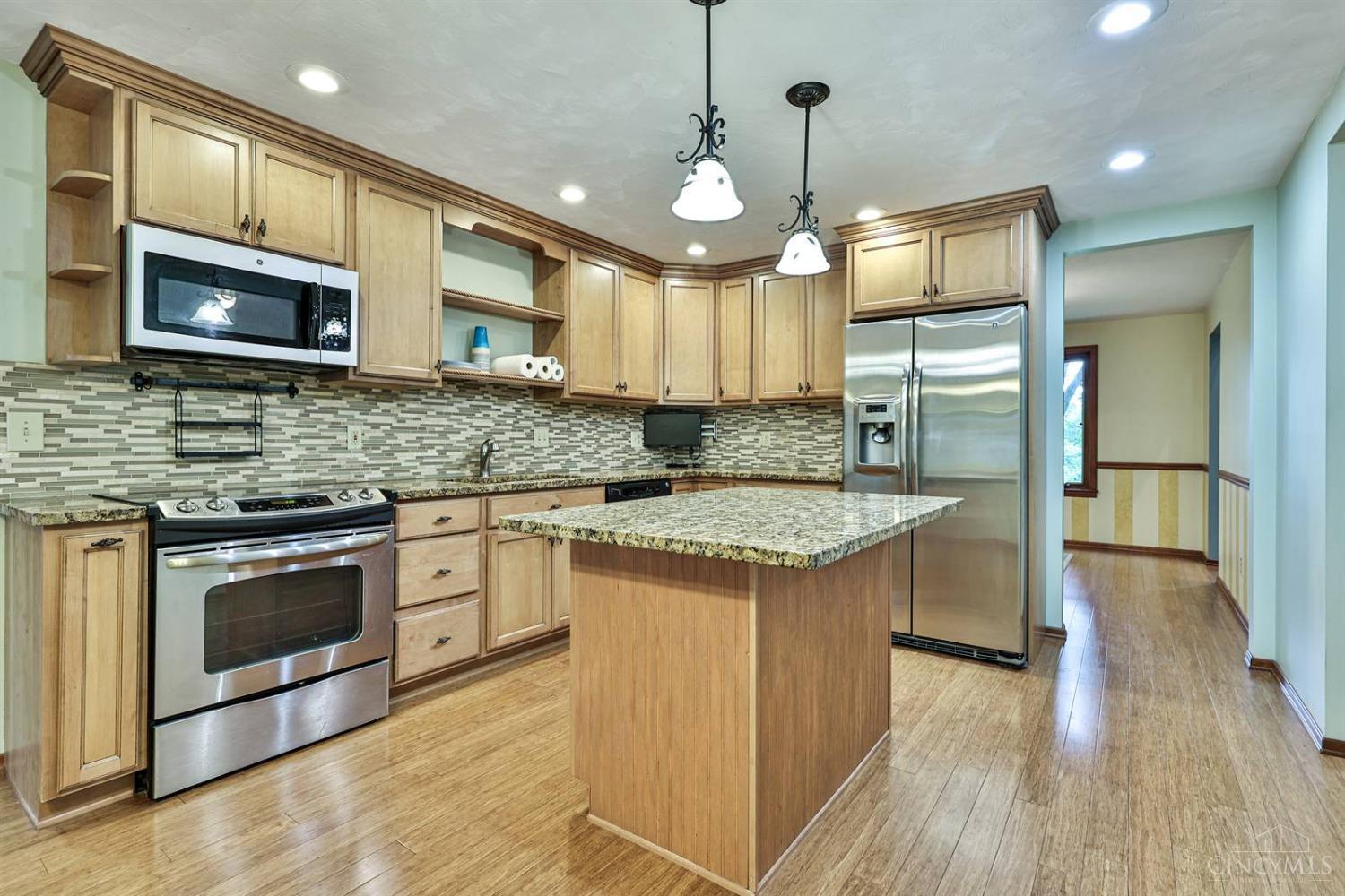 3770 Lincoln Road Cincinnati, OH 45247 - Photo 10 of 57