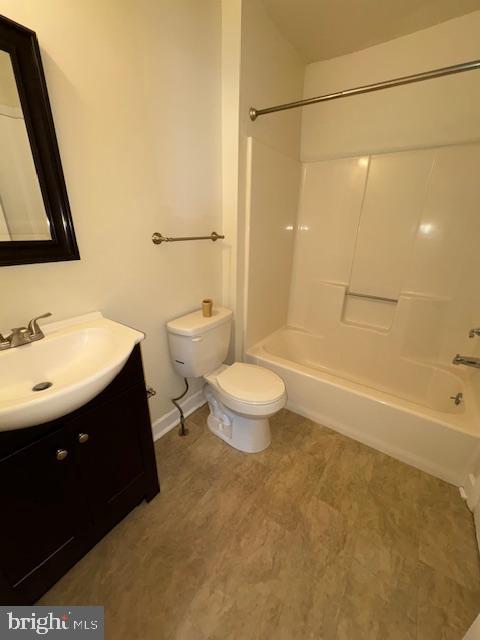 175 Valley Circle Newark, DE 19711 - Photo 12 of 17 a bathroom with a sink a toilet and shower