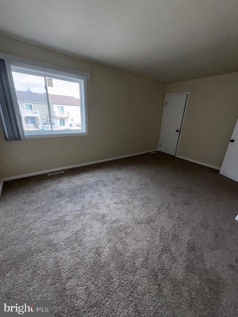 175 Valley Circle Newark, DE 19711 - Photo 14 of 17 a view of an empty room with a window
