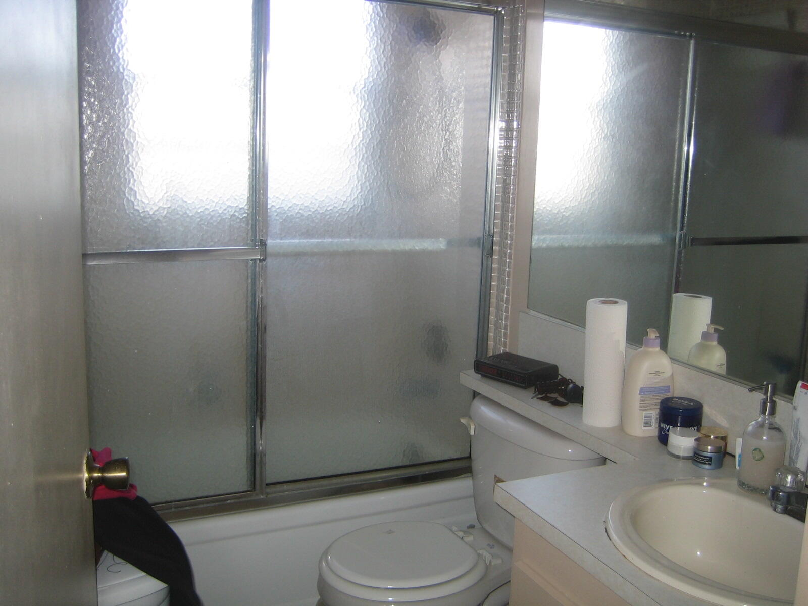 308 Fanshaw H Boca Raton, FL 33434 - Photo 12 of 12 Main Bathroom