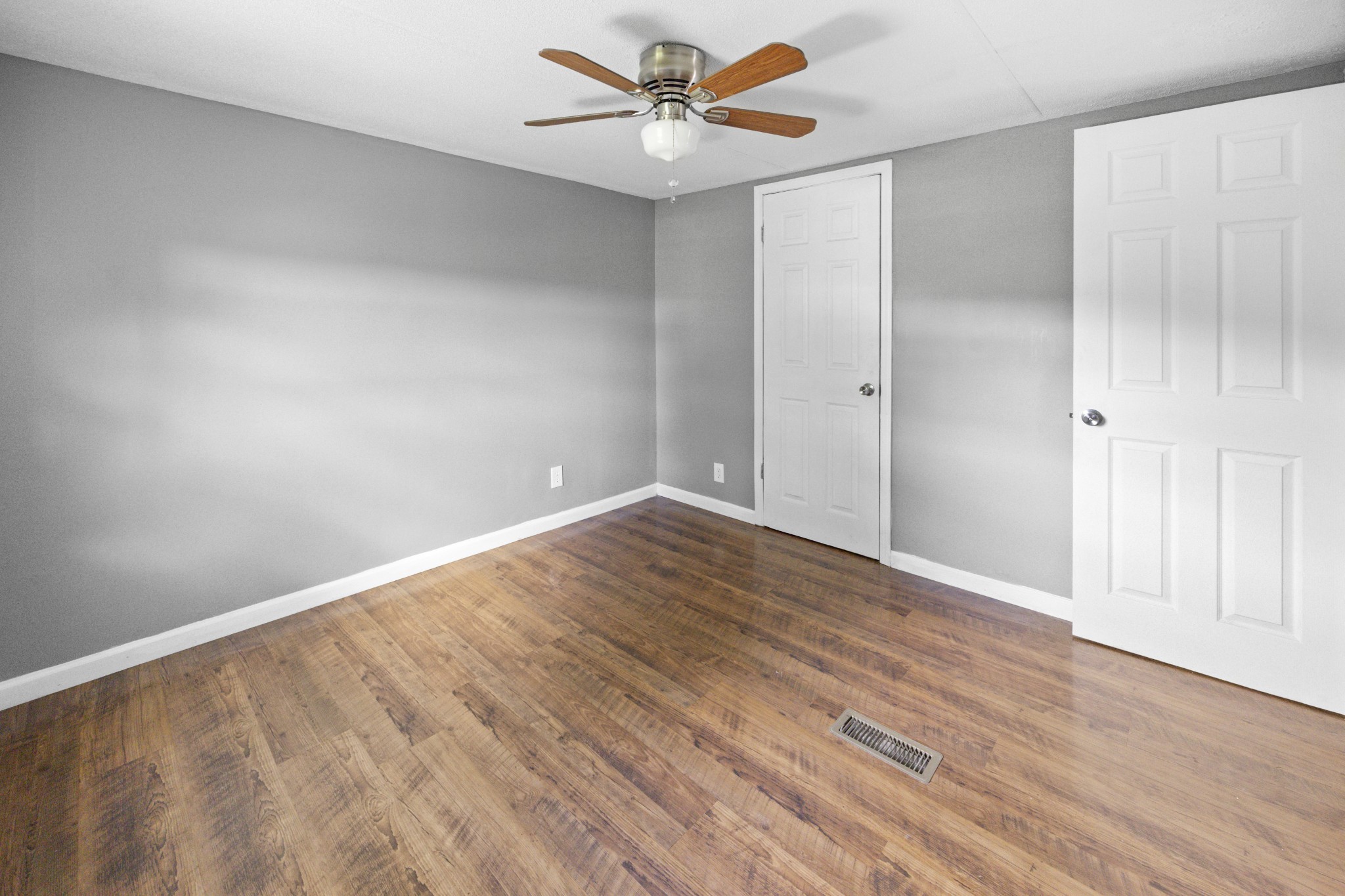 4455 Browning Branch Road Bethpage, TN 37022 - Photo 12 of 19 wooden floor in an empty room