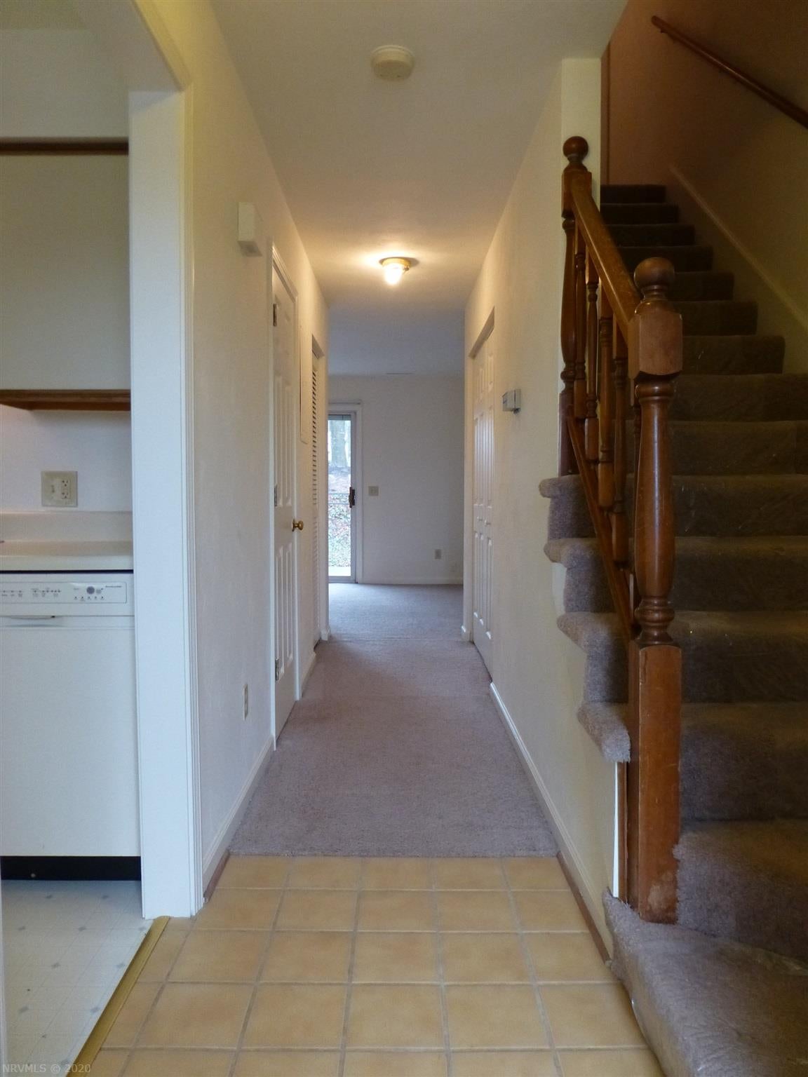 2410 Ridge Road Blacksburg, VA 24060 - Photo 3 of 31 Gallery Image 3