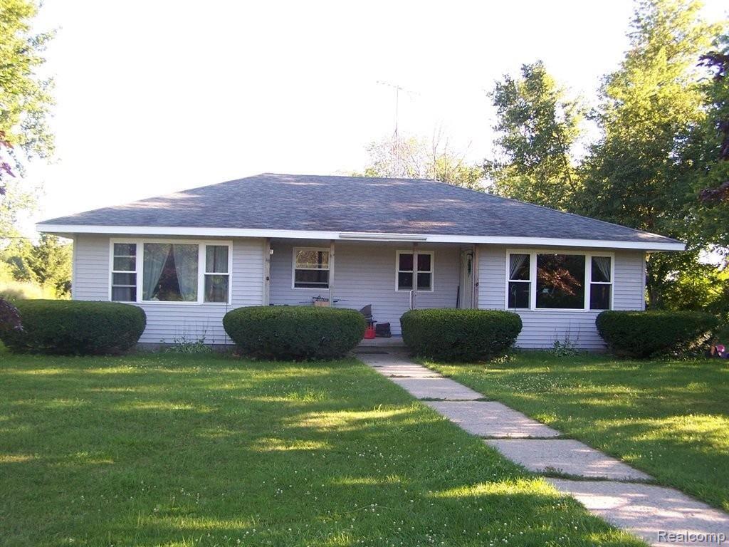 6020 Harrington Road Croswell, MI 48422 - Photo 1 of 2 100_4030.JPG