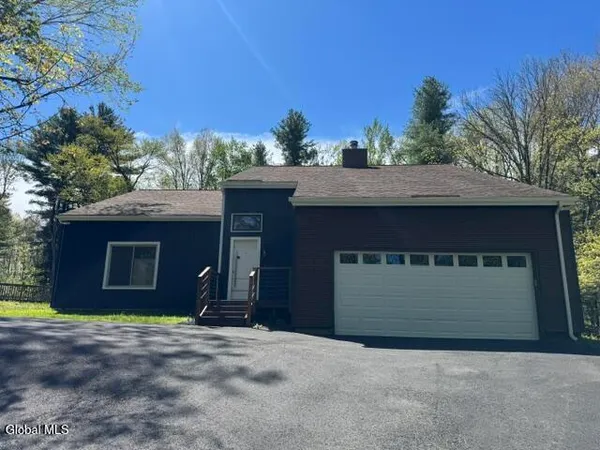 $574,900 | 72 Cole Lane, Brunswick, NY 12180