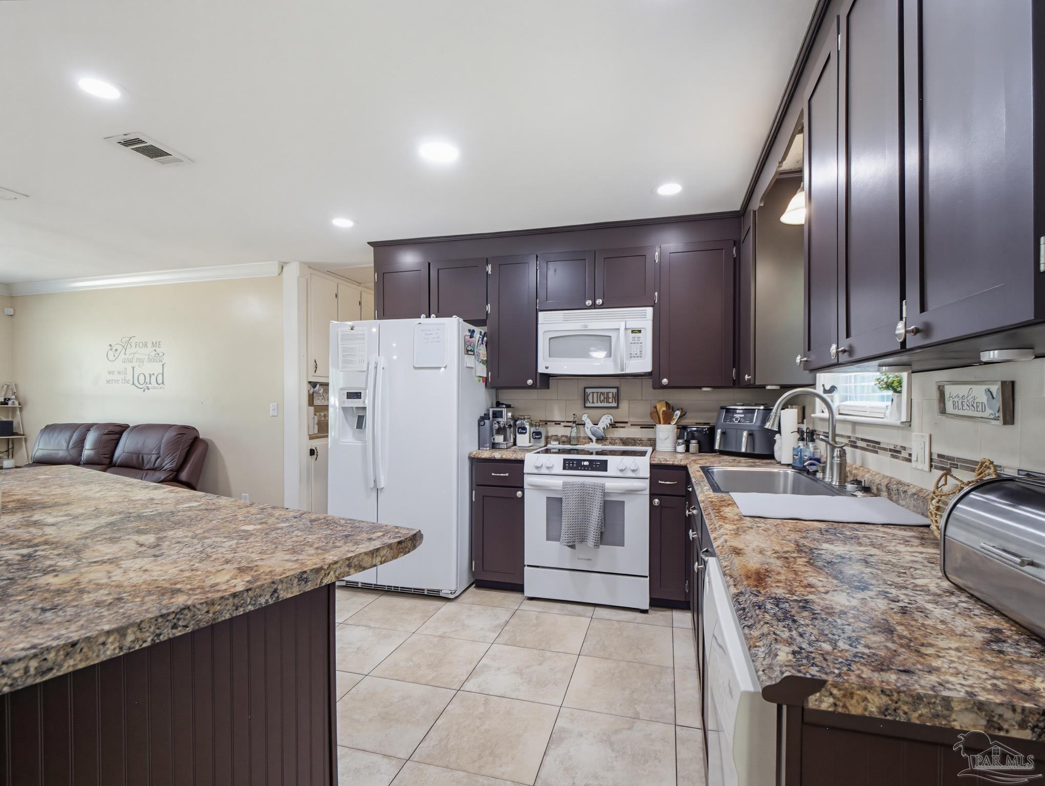 5692 Pine Ridge Drive Milton, FL 32570 - Photo 10 of 43