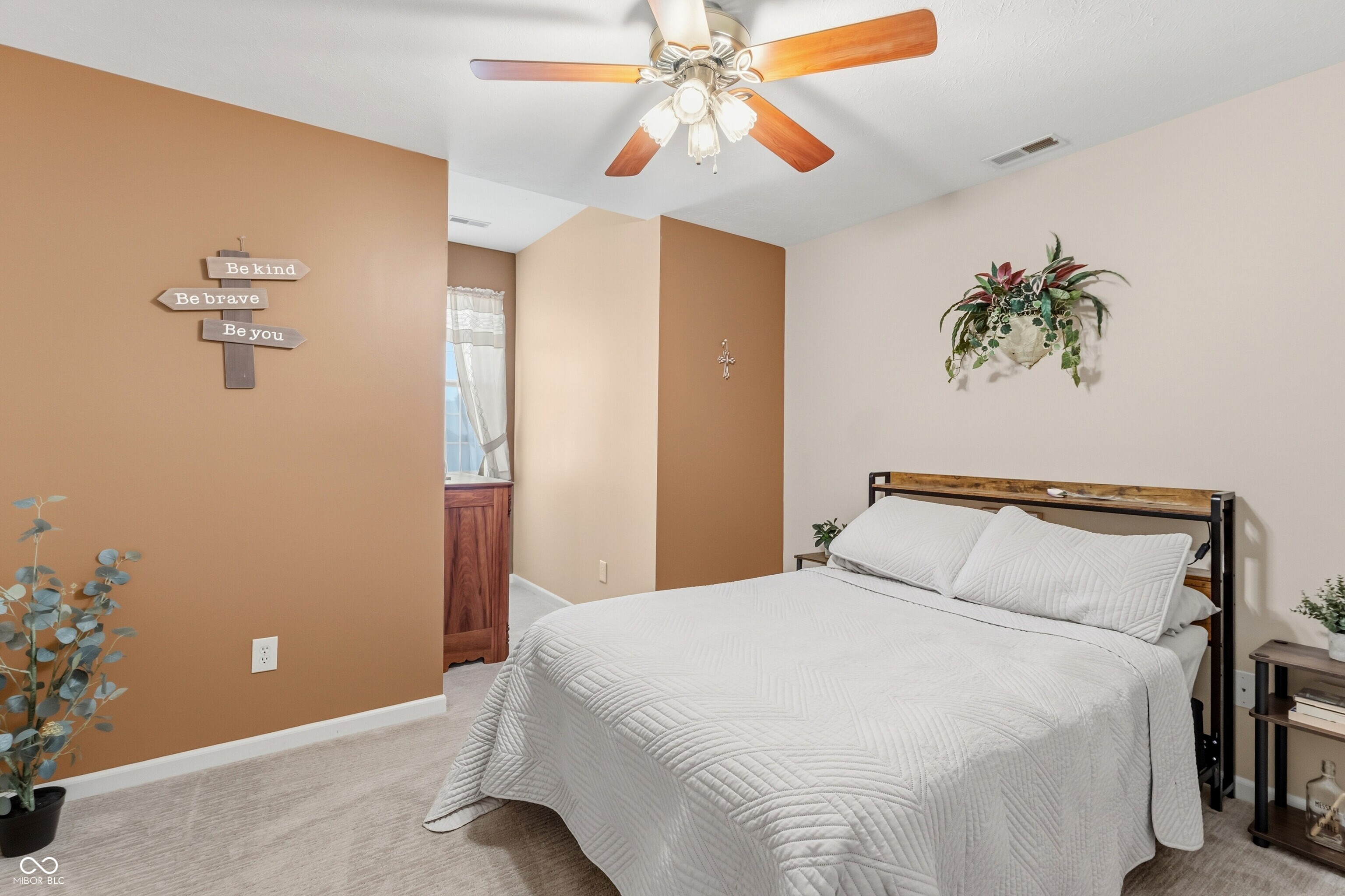 6075 Prairie Stream Way Columbus, IN 47203 - Photo 23 of 35