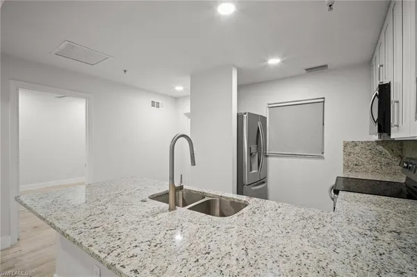 $2,150 | 4450 Botanical Pl Circle, Unit 6, Naples, FL 34112