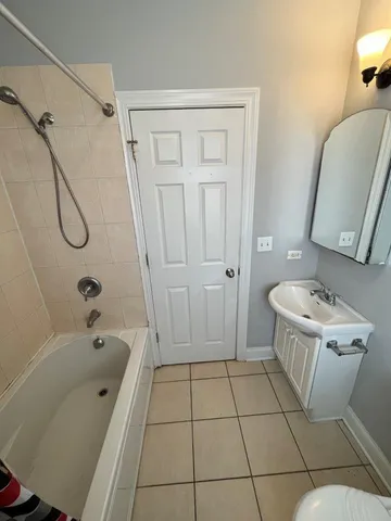 $1,585 | 4548 West George Street, Unit 3, Chicago, IL 60641