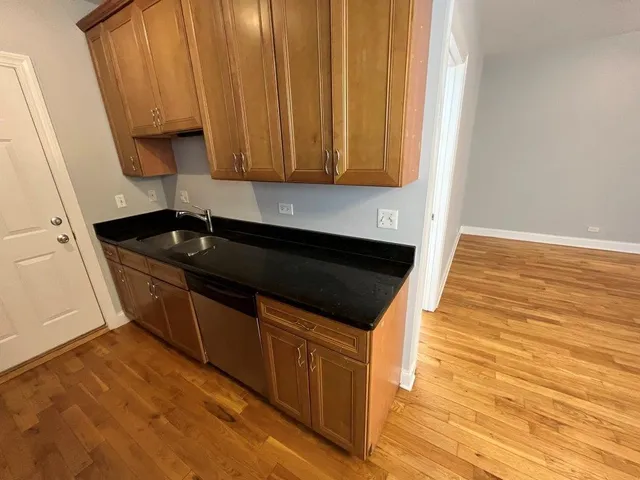 $1,585 | 4548 West George Street, Unit 3, Chicago, IL 60641