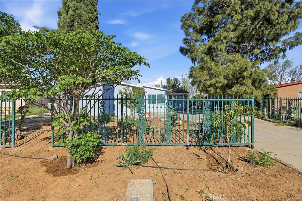 38893 Juniper Tree Road Palmdale, CA 93551 - Photo 12 of 41