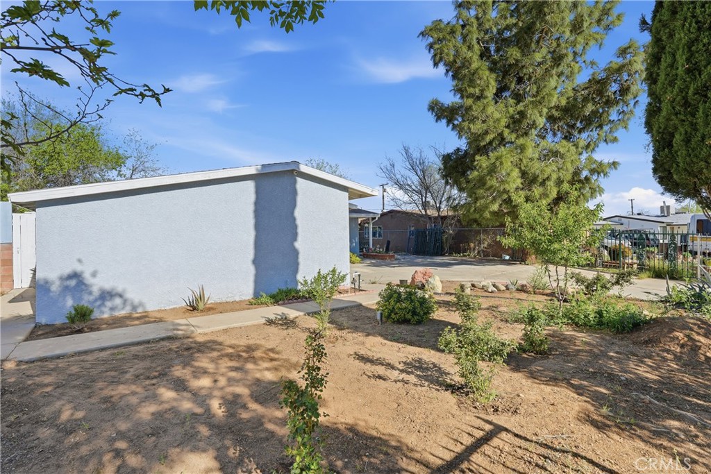38893 Juniper Tree Road Palmdale, CA 93551 - Photo 13 of 41