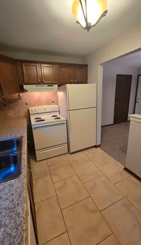 $1,325 | 1832 Goodwin Drive, Unit 1A, Palatine, IL 60074